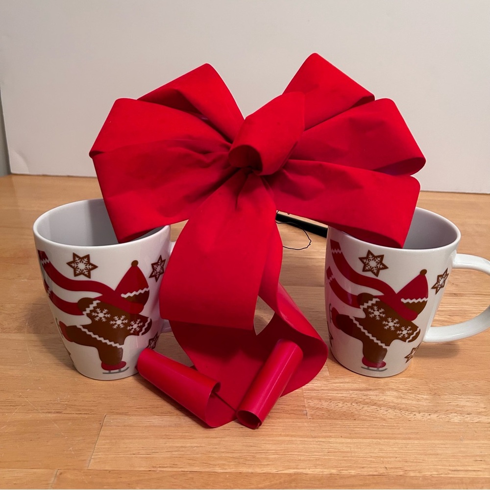 Crate & Barrel Gingerbread Man Skating Snowflakes Holiday Coffee Tea Mug Cup (2)